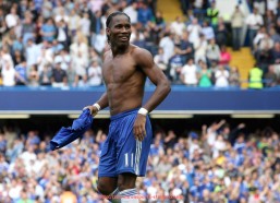 人人体育直播-中超联赛第三十轮比赛结果总结及赛季收官分析